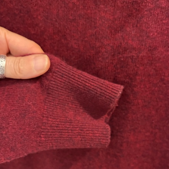 Buttoned Down Cashmere V Neck Pullover Sweater Sz Men’s L Maroon/Black Marled - Picture 6 of 9